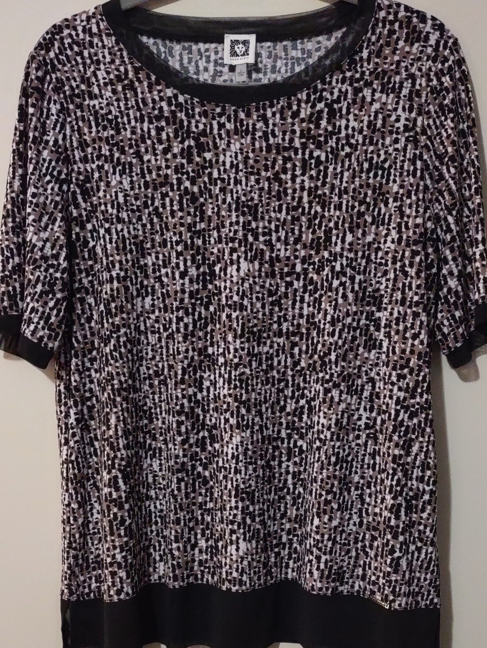Anne Klein Black White Taupe Abstract Mesh Trim Slit Hem Top. Size Large
